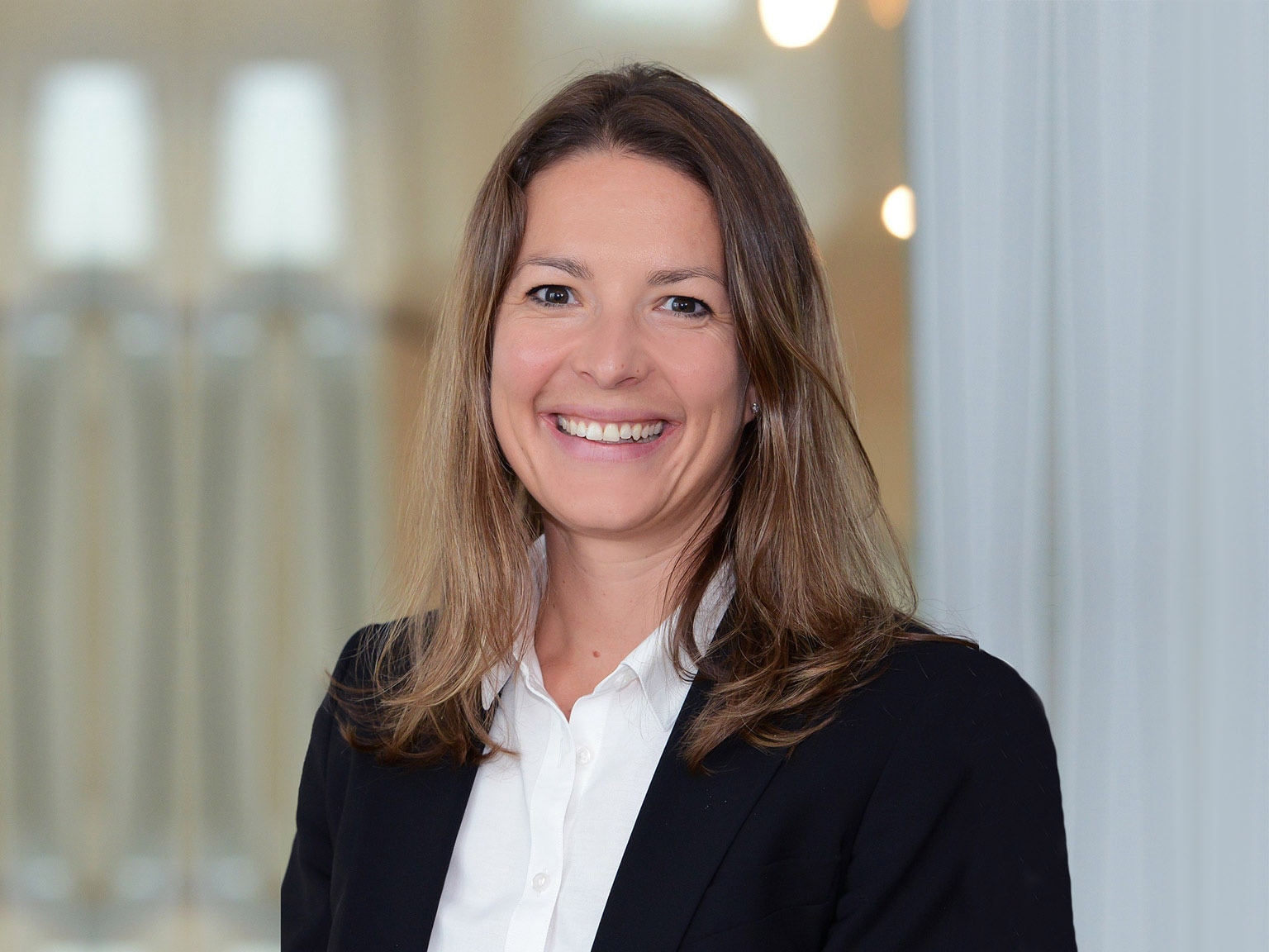 This is a profile image of Stefanie Frank